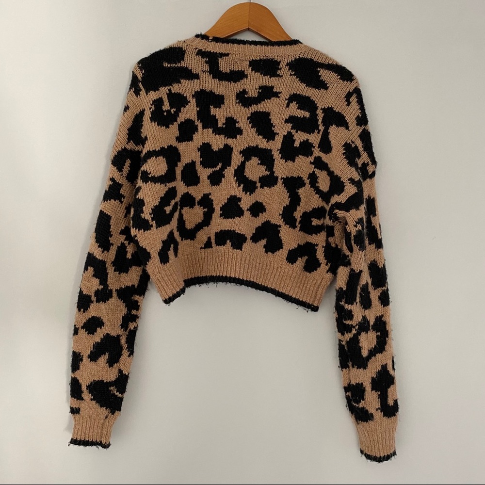 Cropped Sweater - Picture 3 of 3